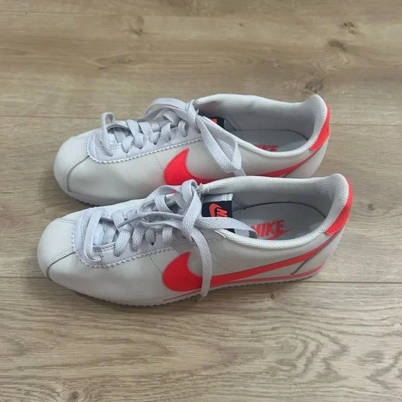 Nike Cortez orange and white size 8 - Picture 3 of 9